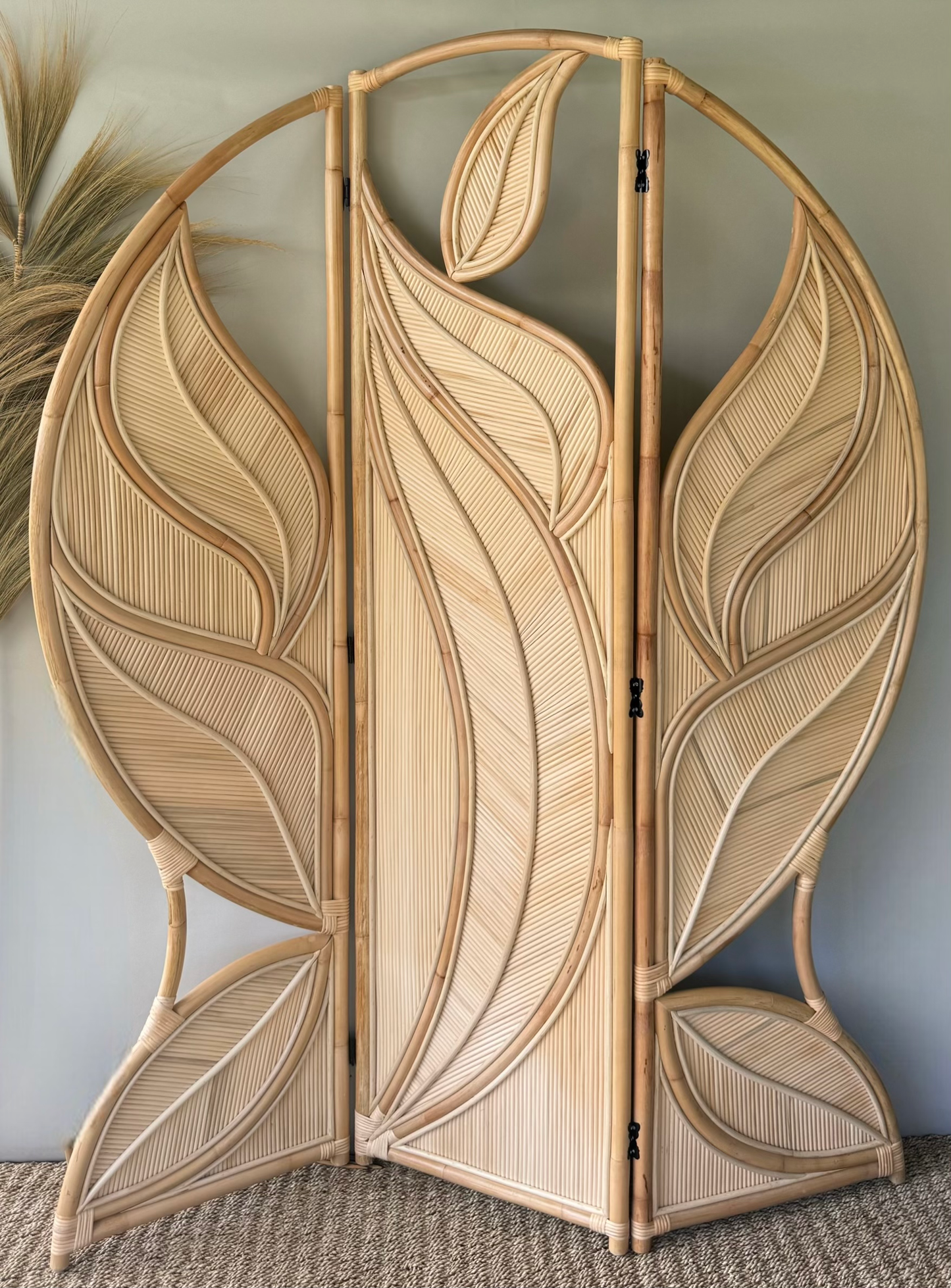 Rattan Leaf Divider